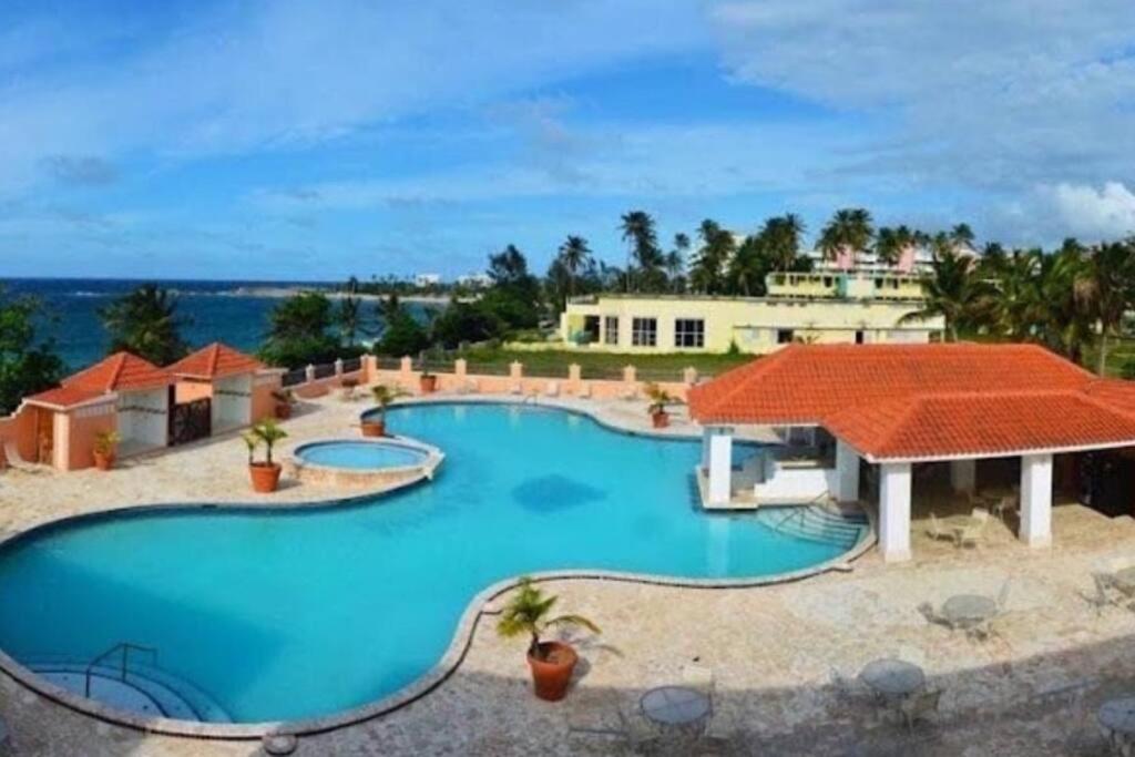 Beachfront Studio Apt W/ Full Kitchen & Pool Isabela Exterior photo